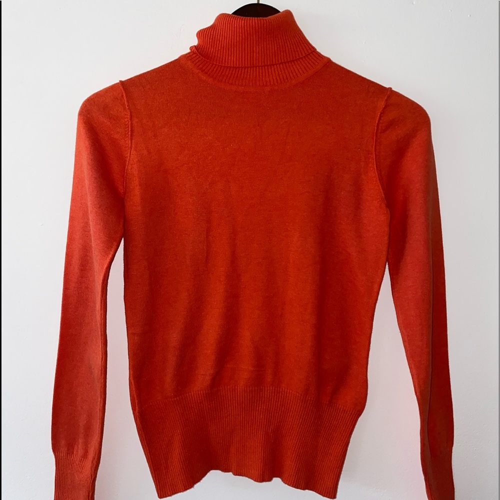 Perfect for fall turtle neck ✨🤎